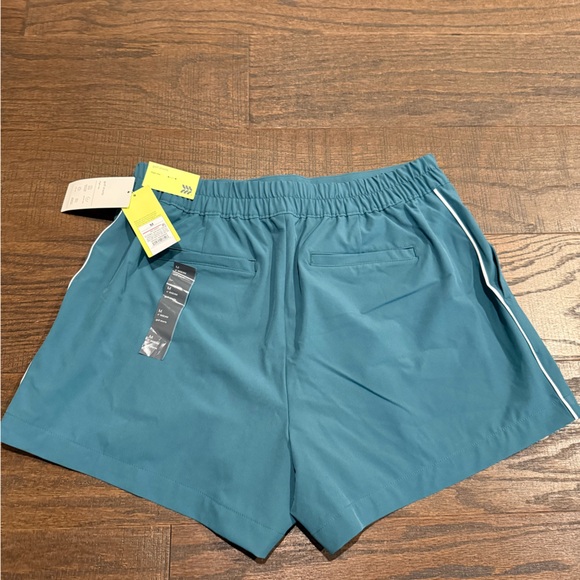 All in Motion Women’s Woven Pleated High Rise Golf Shorts - Medium. Forest Green - Picture 2 of 5